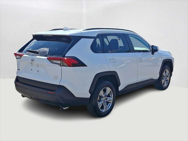 2024 Toyota RAV4 XLE photo 2