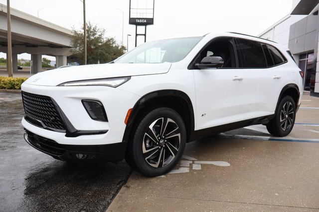 2025 Buick Enclave Sport Touring photo 2