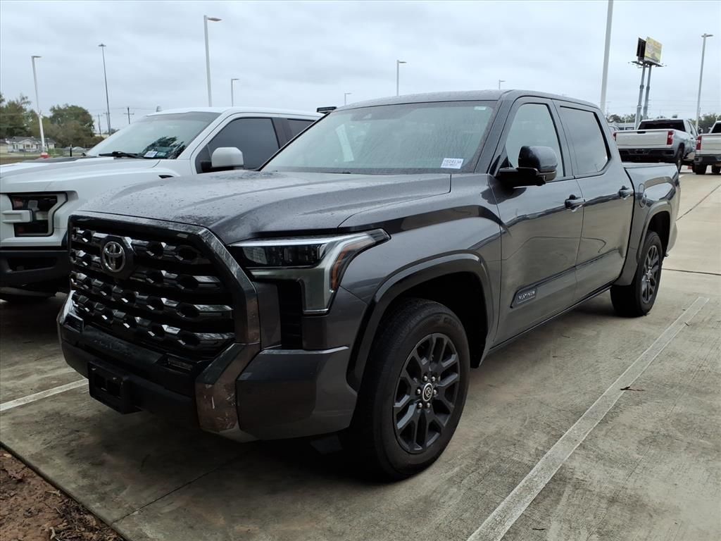 2023 Toyota Tundra Platinum CrewMax photo 3