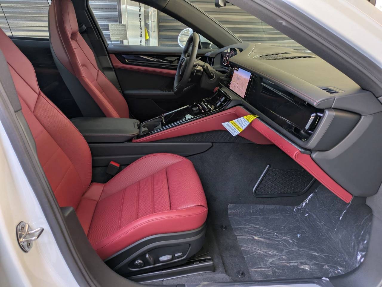 2025 Porsche Panamera 4 photo 24
