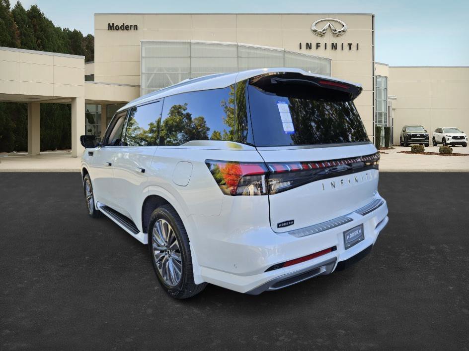 2026 Infiniti QX80 Luxe photo 4