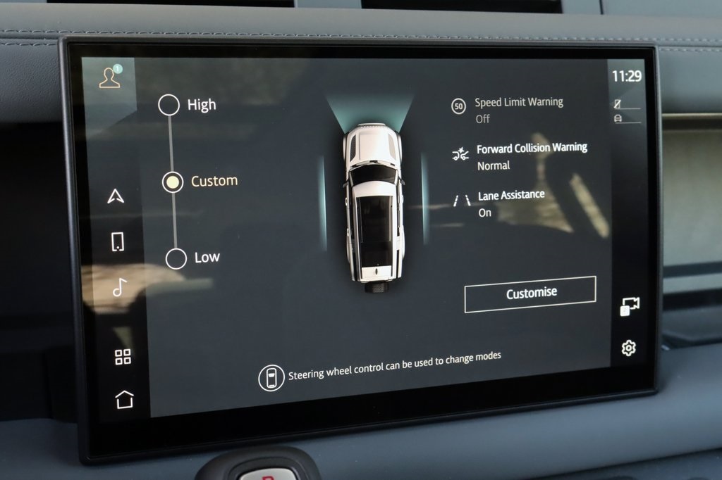 2025 LAND ROVER DEFENDER - Image 25