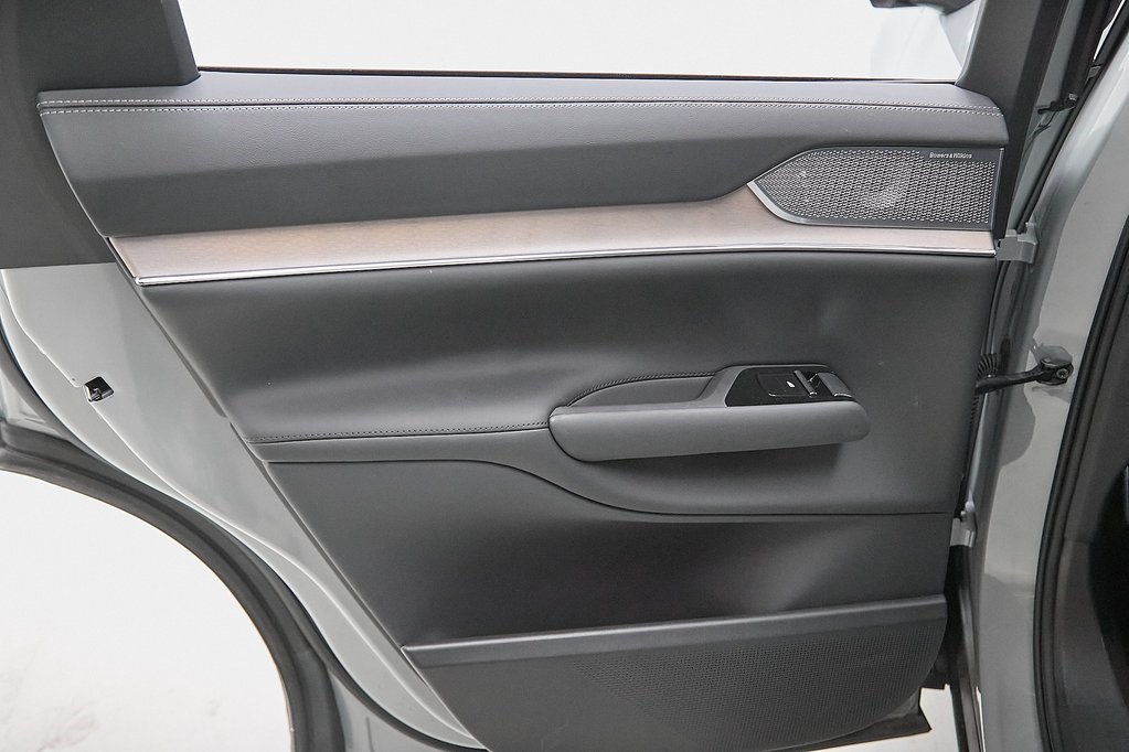 2025 VOLVO EX90 - Image 22