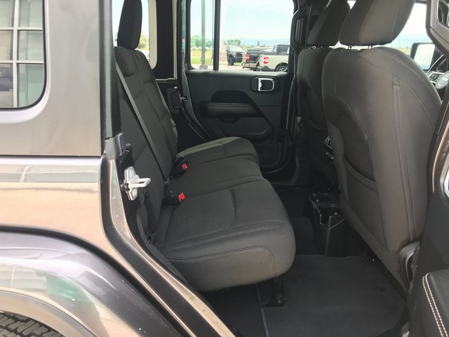 2018 Jeep Wrangler Unlimited Sahara photo 18
