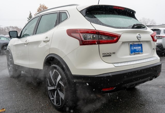 2022 Nissan Rogue Sport SL photo 3