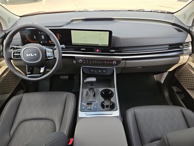 2026 Kia Carnival LXS photo 9