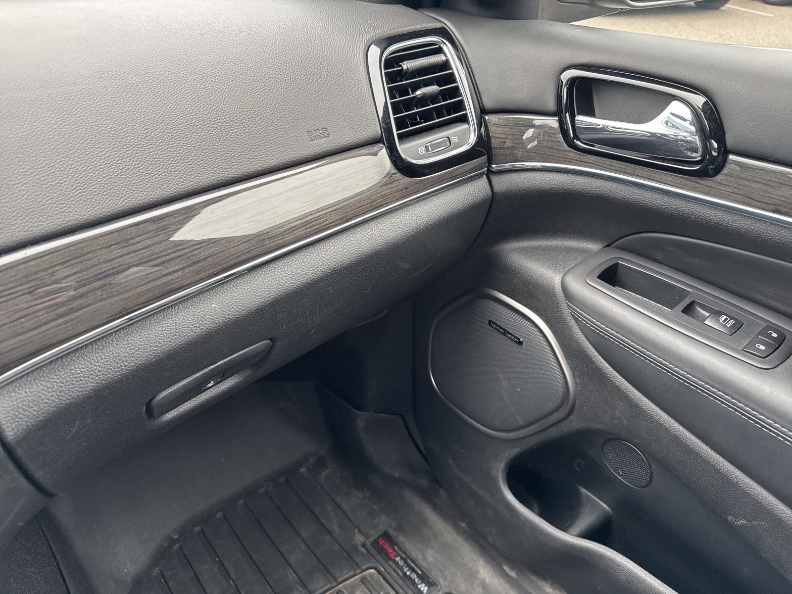 2020 Jeep Grand Cherokee Overland photo 30