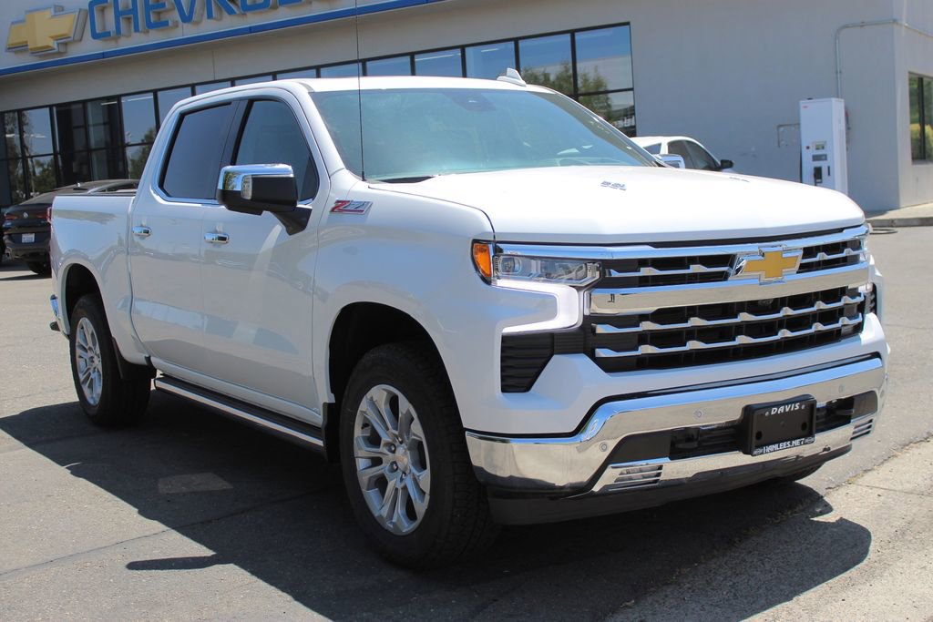 2025 Chevrolet Silverado 1500 LTZ photo 4
