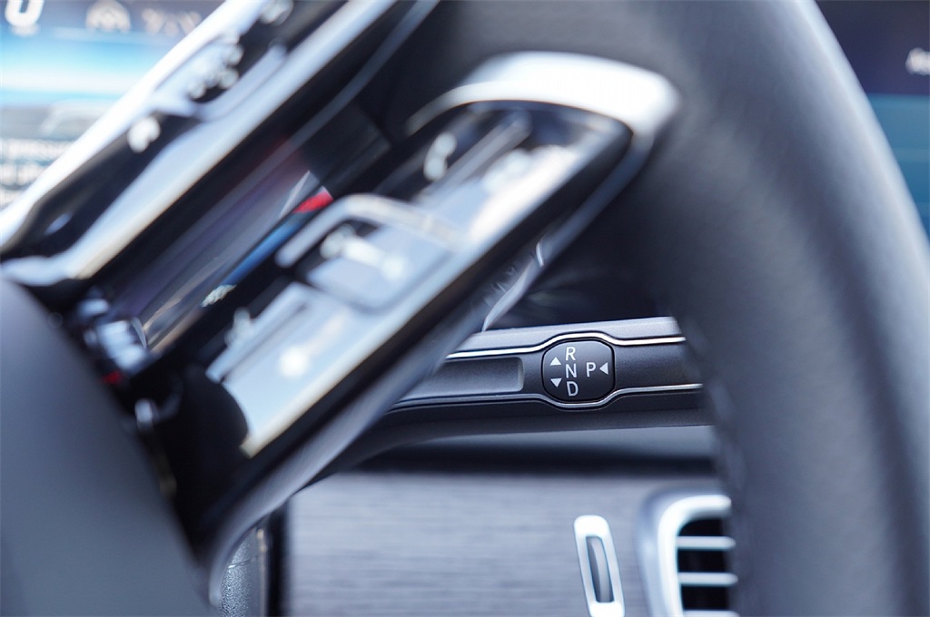 2026 Mercedes Benz GLS 450 4MATIC photo 18