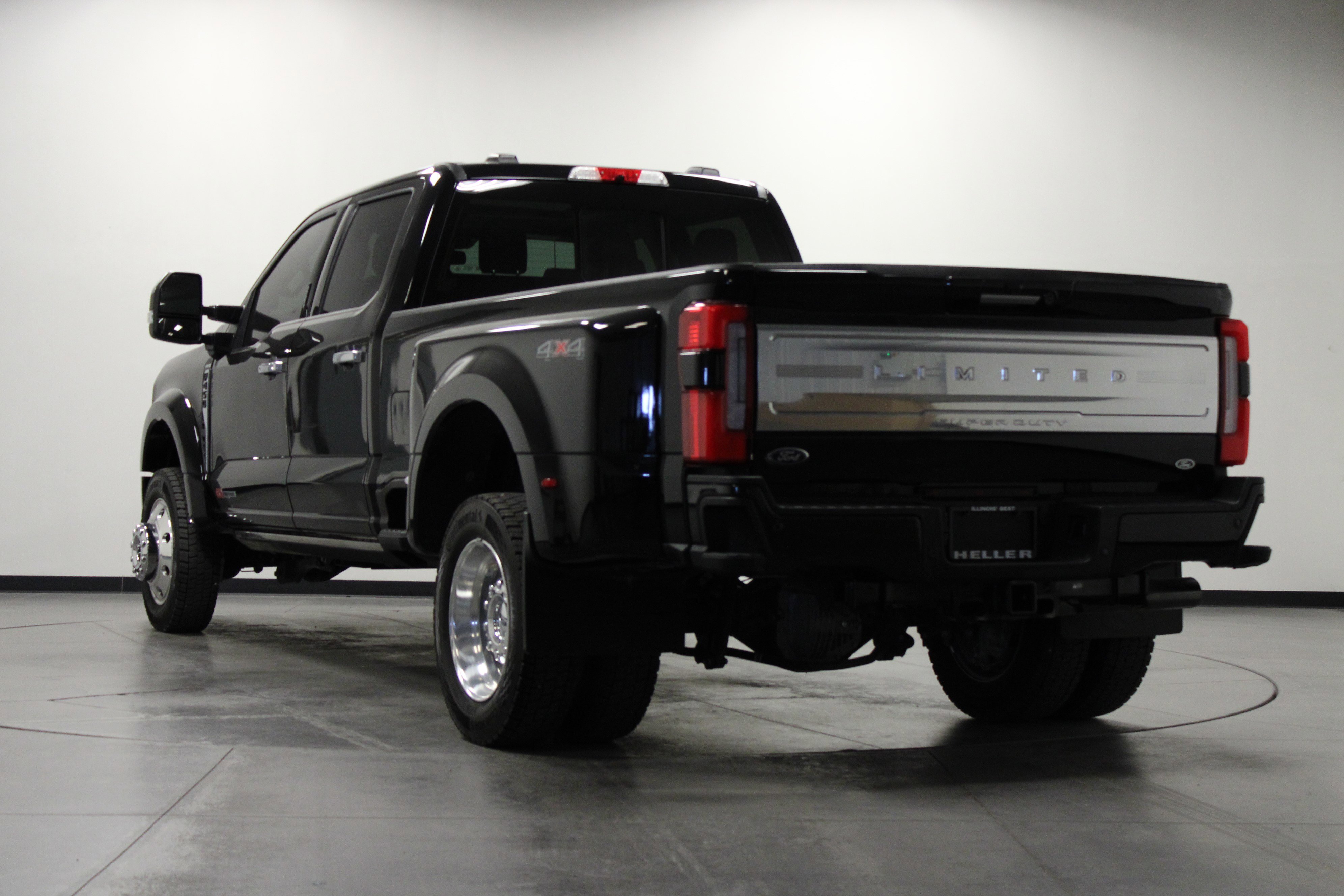 2024 Ford F-450 Limited photo 4