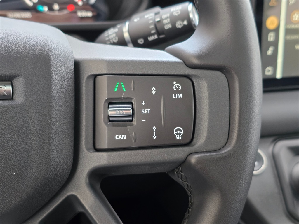 2024 Land Rover Defender 110 X-Dynamic SE photo 16