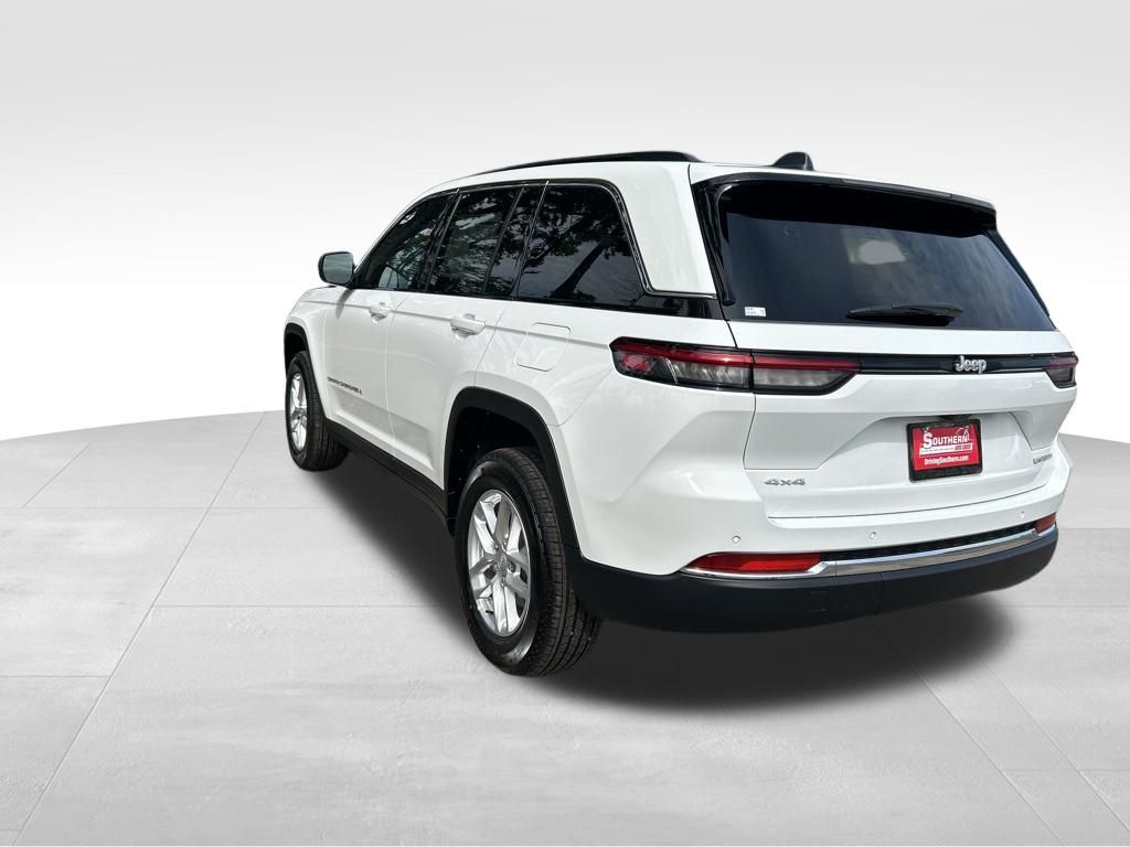 2025 Jeep Grand Cherokee Laredo X photo 2