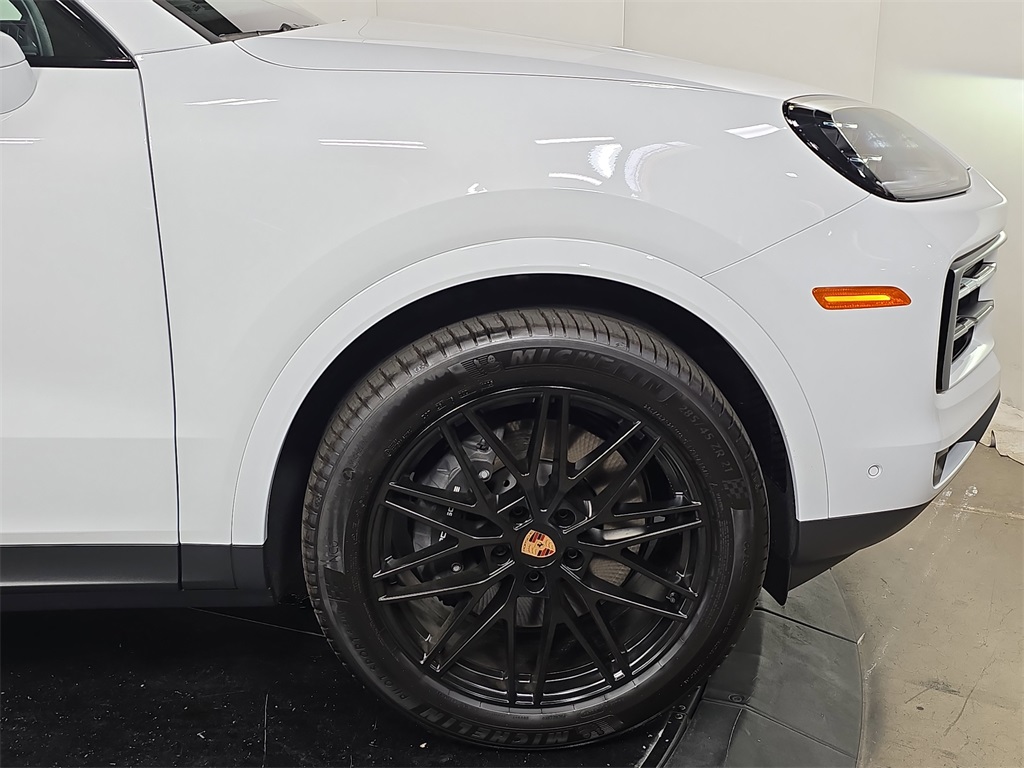 2025 Porsche Cayenne photo 11