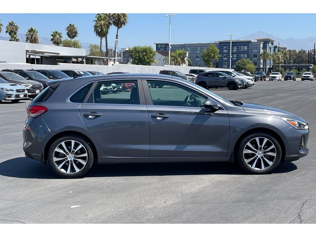 2018 Hyundai Elantra GT Base photo 8
