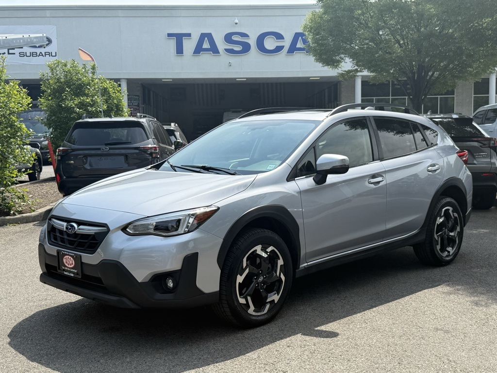 Used 2023 Ice Silver Metallic Subaru Limited image 1