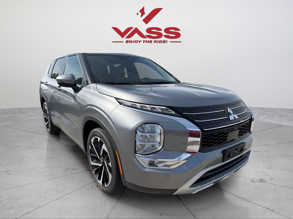 2023 Mitsubishi Outlander SE's photo