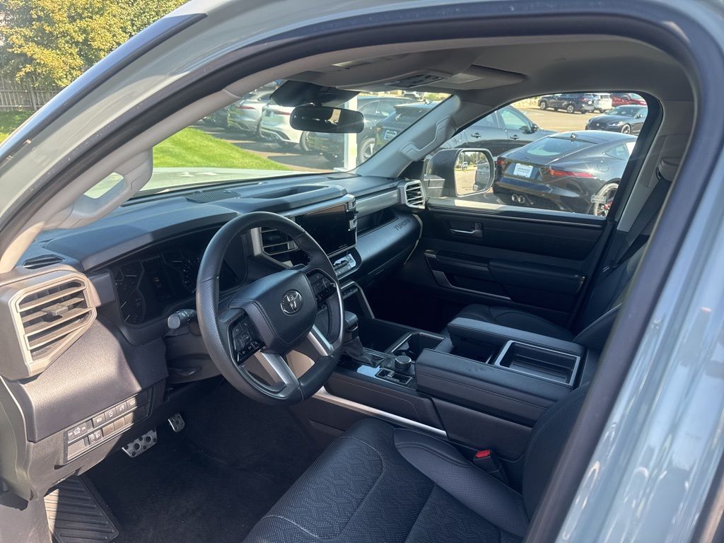 2023 Toyota Tundra SR5 TRD photo 9