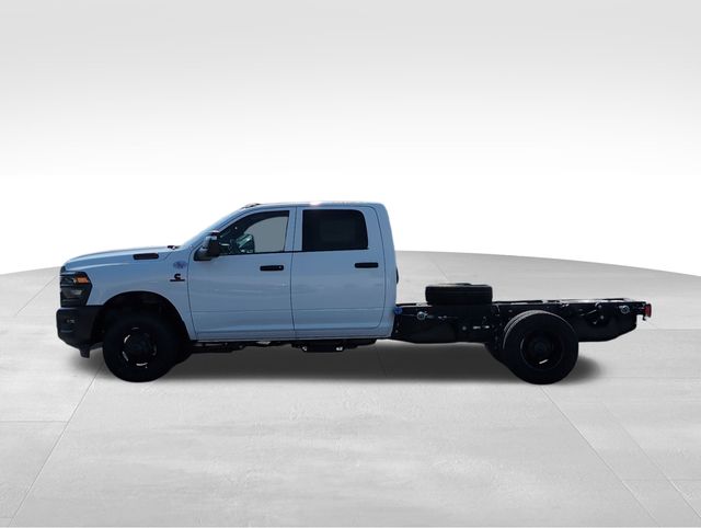 2025 Ram 3500 Tradesman photo 2