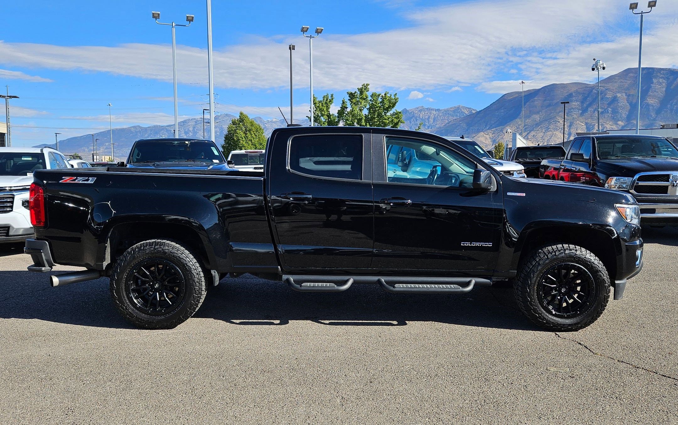 2018 Chevrolet Colorado Z71 photo 2