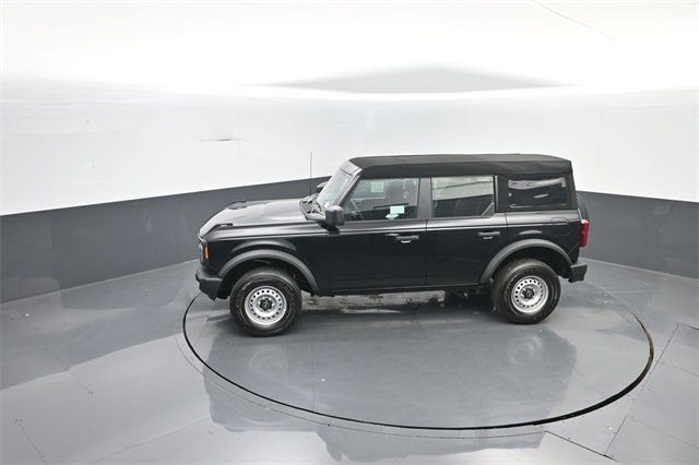 2025 Ford Bronco Base photo 21