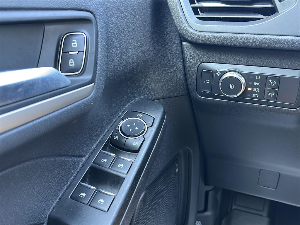 2022 Ford Escape SEL photo 14