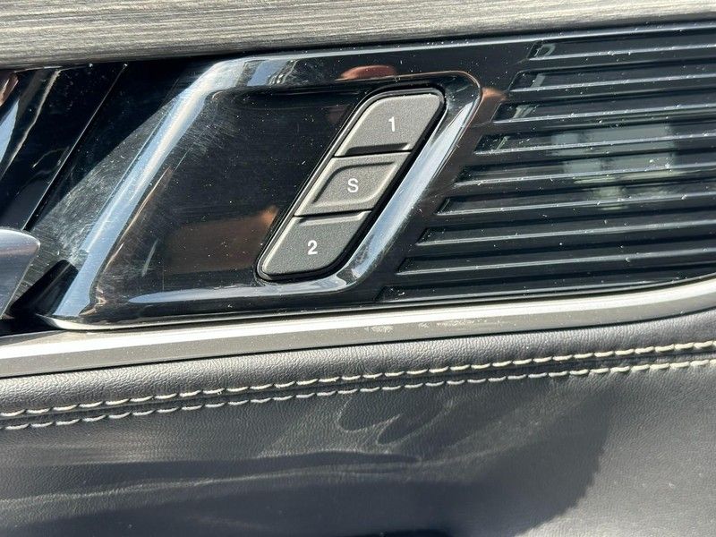 2023 Jeep Wagoneer L Series II photo 18