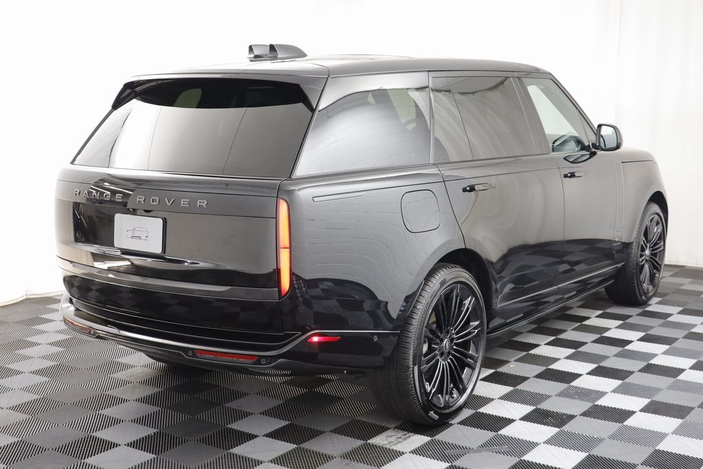 2025 Land Rover Range Rover SE photo 16