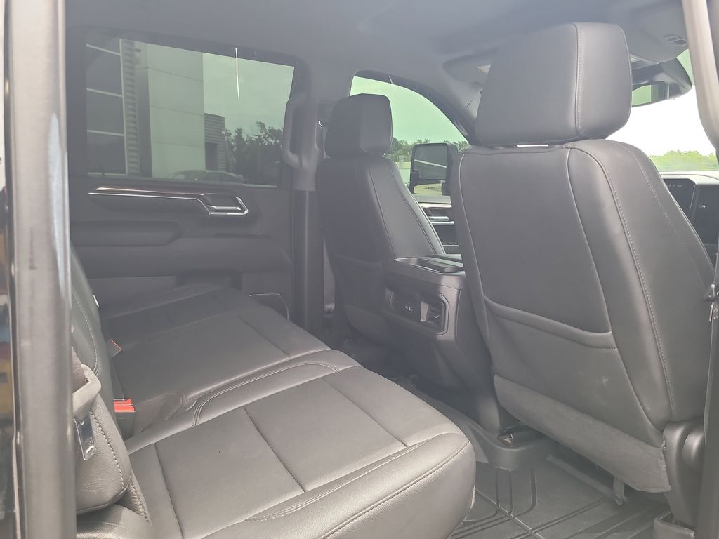 2024 Chevrolet Silverado 3500HD LT photo 26