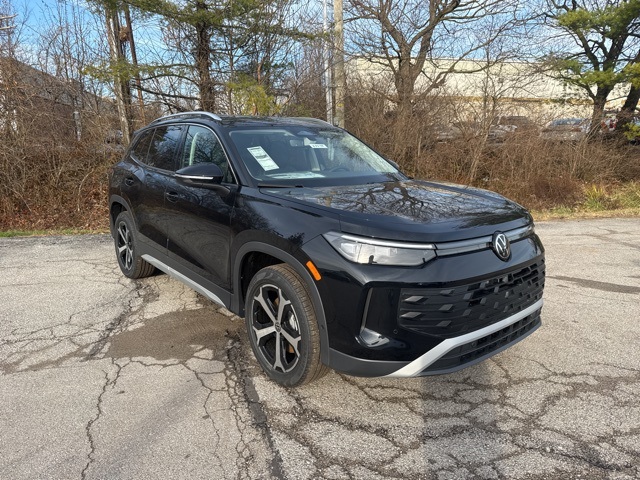 2026 Volkswagen Tiguan SE's photo