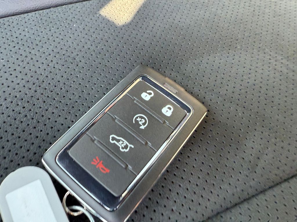2025 Jeep Grand Cherokee Altitude photo 25