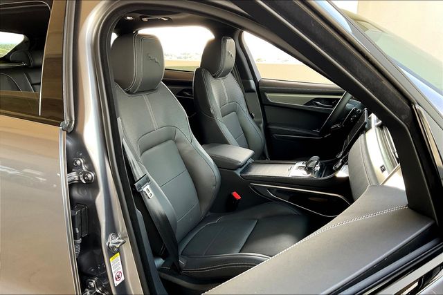 2026 Jaguar F-PACE P250 R-Dynamic S photo 9