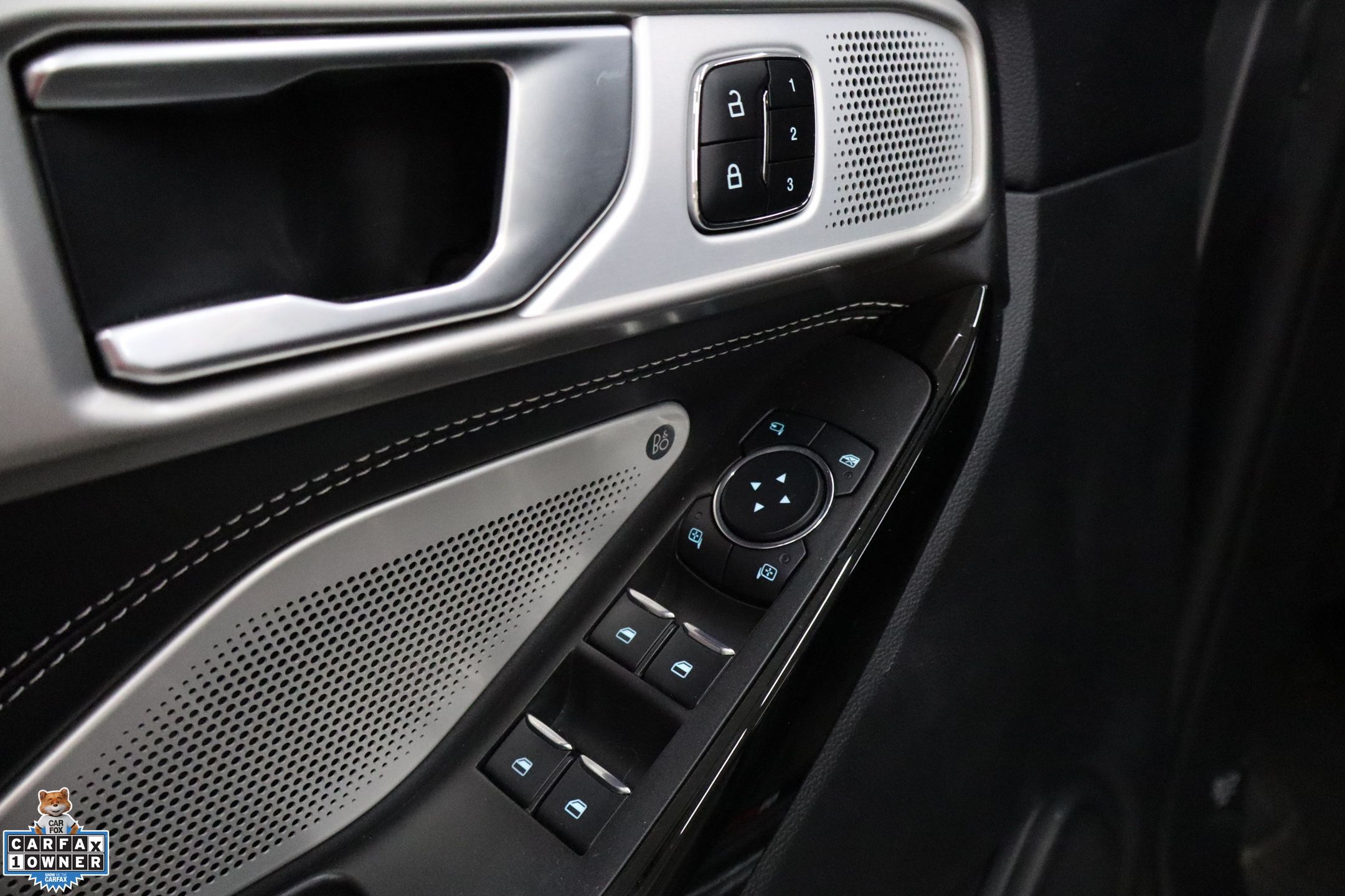 2023 Ford Explorer ST photo 12