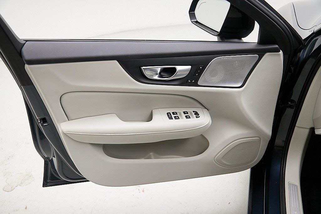 2024 VOLVO S60 - Image 9