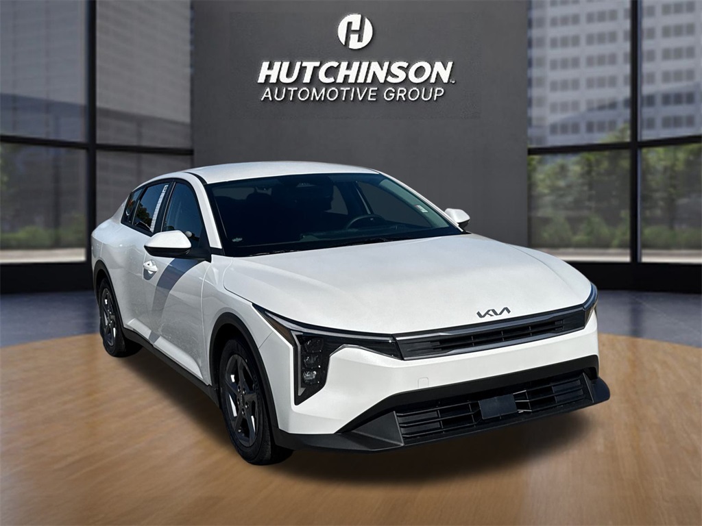 2025 Kia K4 LXS's photo