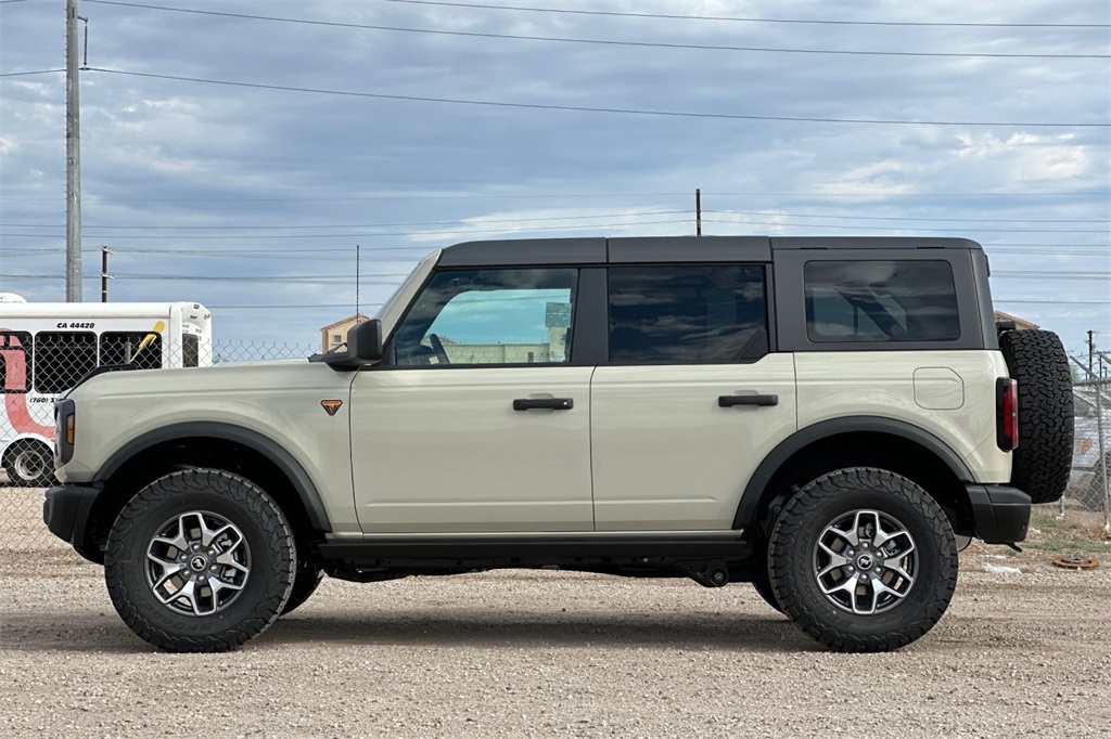 2025 Ford Bronco Badlands photo 7