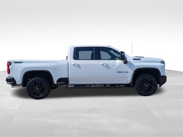 2025 Chevrolet Silverado 2500HD LTZ photo 2