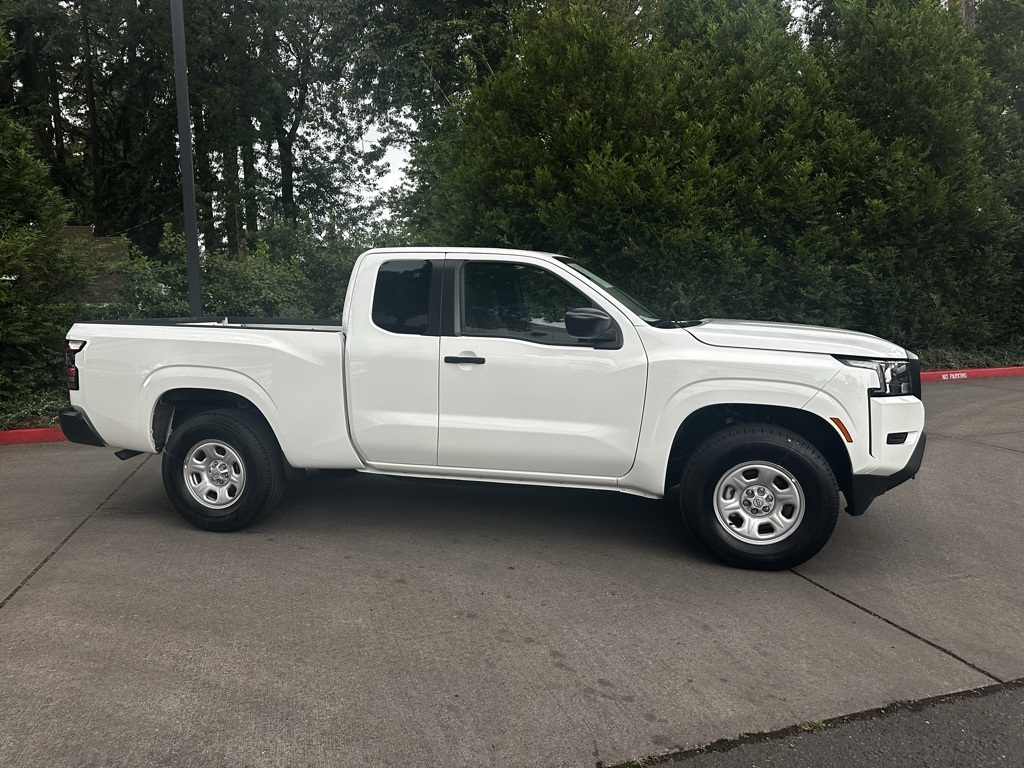 2023 Nissan Frontier S photo 2