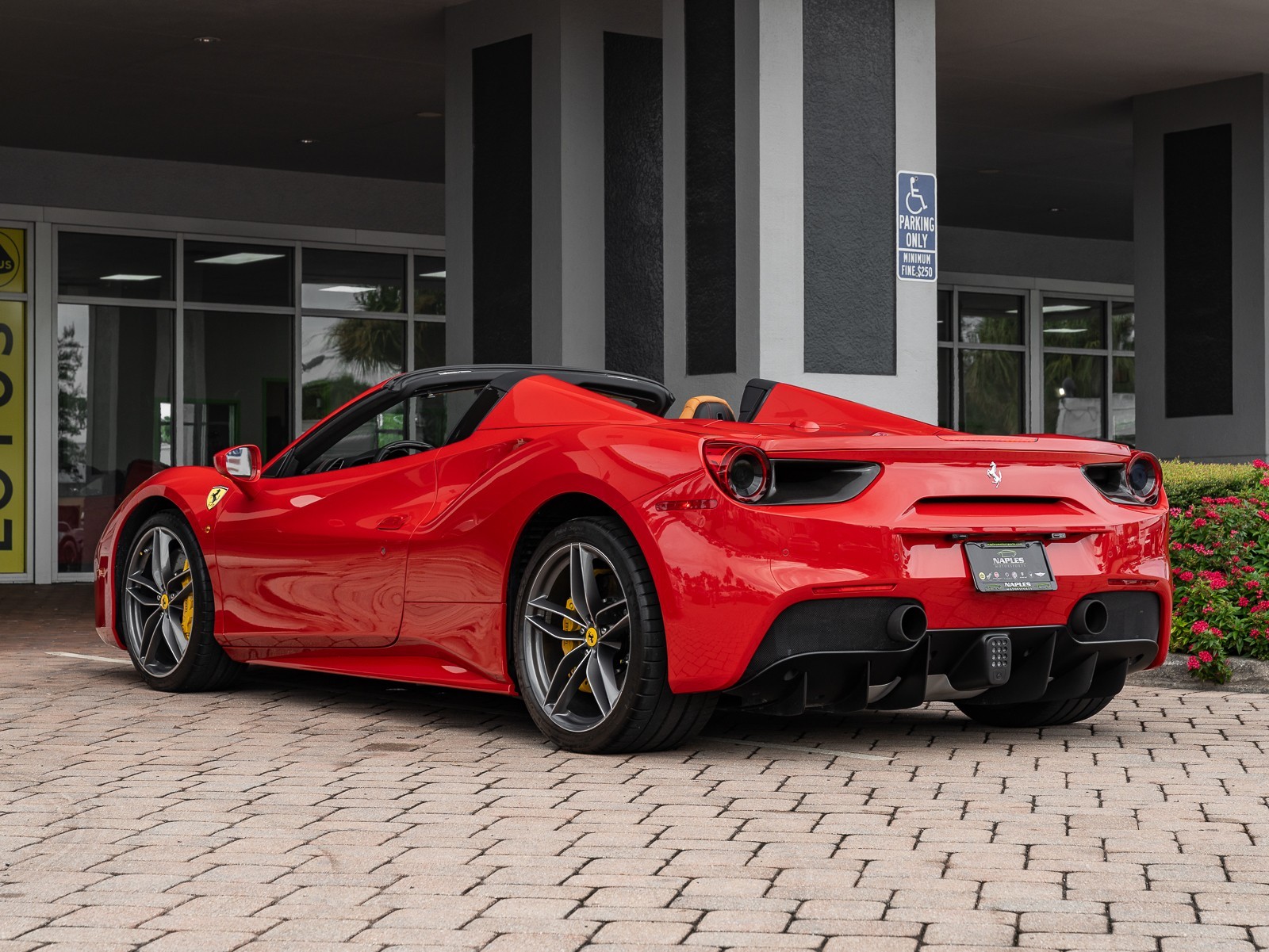 2019 Ferrari 488 Spider photo 40