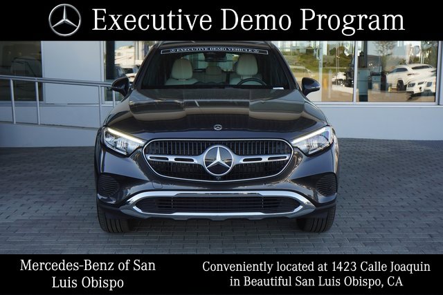 2025 Mercedes Benz GLC 300 photo 3