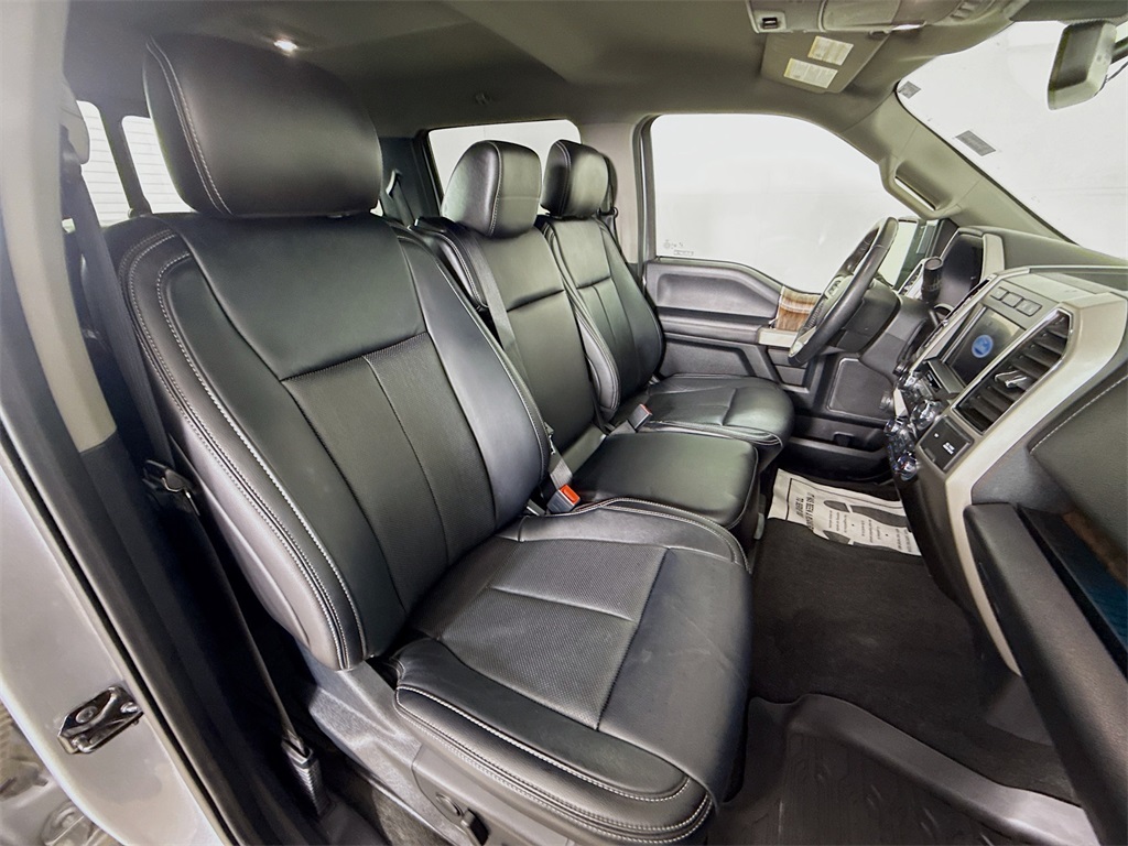 2020 Ford F-150 Lariat photo 25