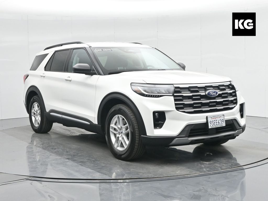 2025 Ford Explorer Active's photo