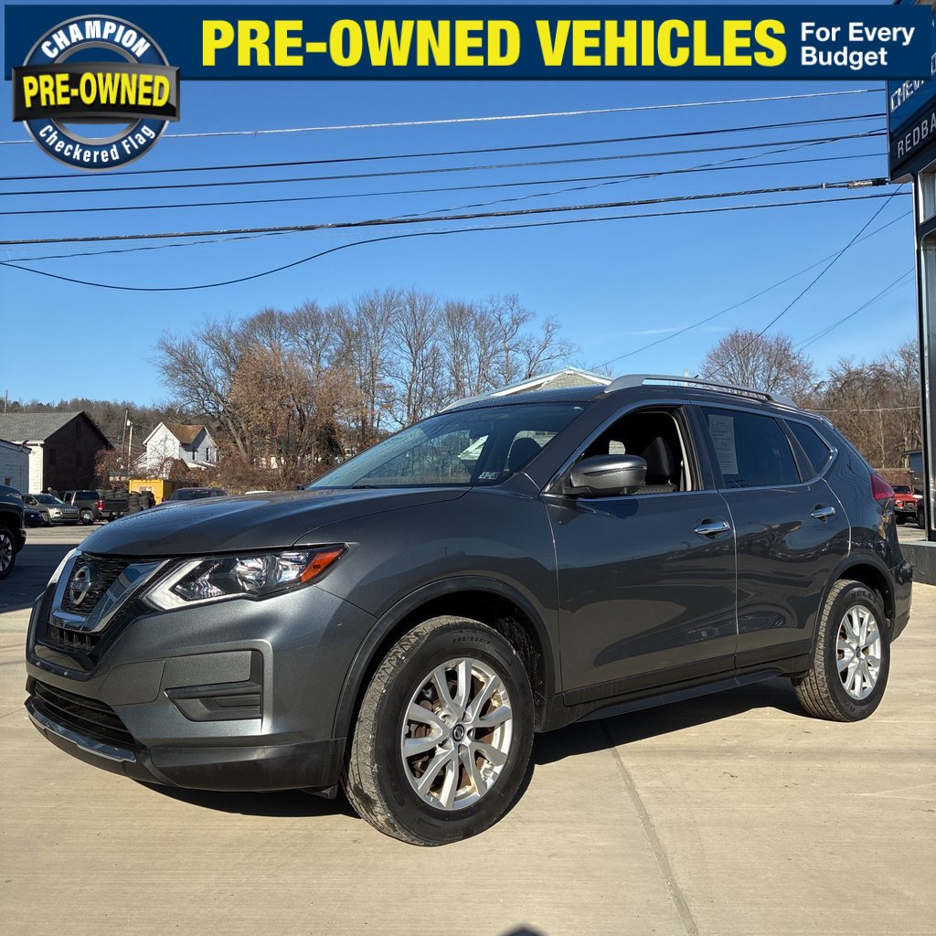 2017 Nissan Rogue SV's photo