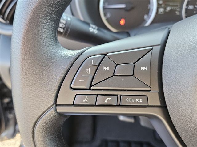 2025 Nissan Kicks Play S photo 18