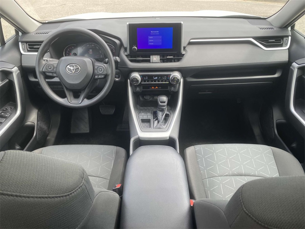 2023 Toyota RAV4 XLE photo 9