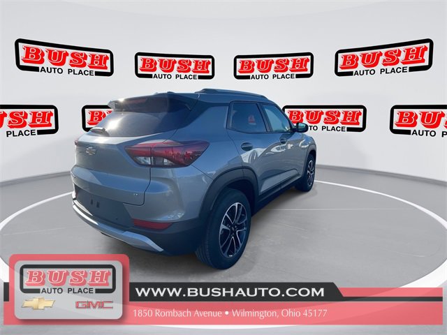 2026 Chevrolet Trailblazer LT photo 2