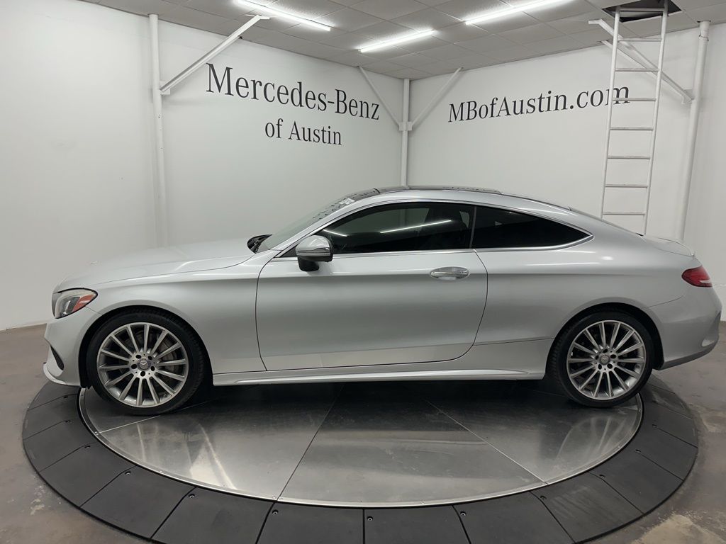 2017 Mercedes Benz C 300 photo 4