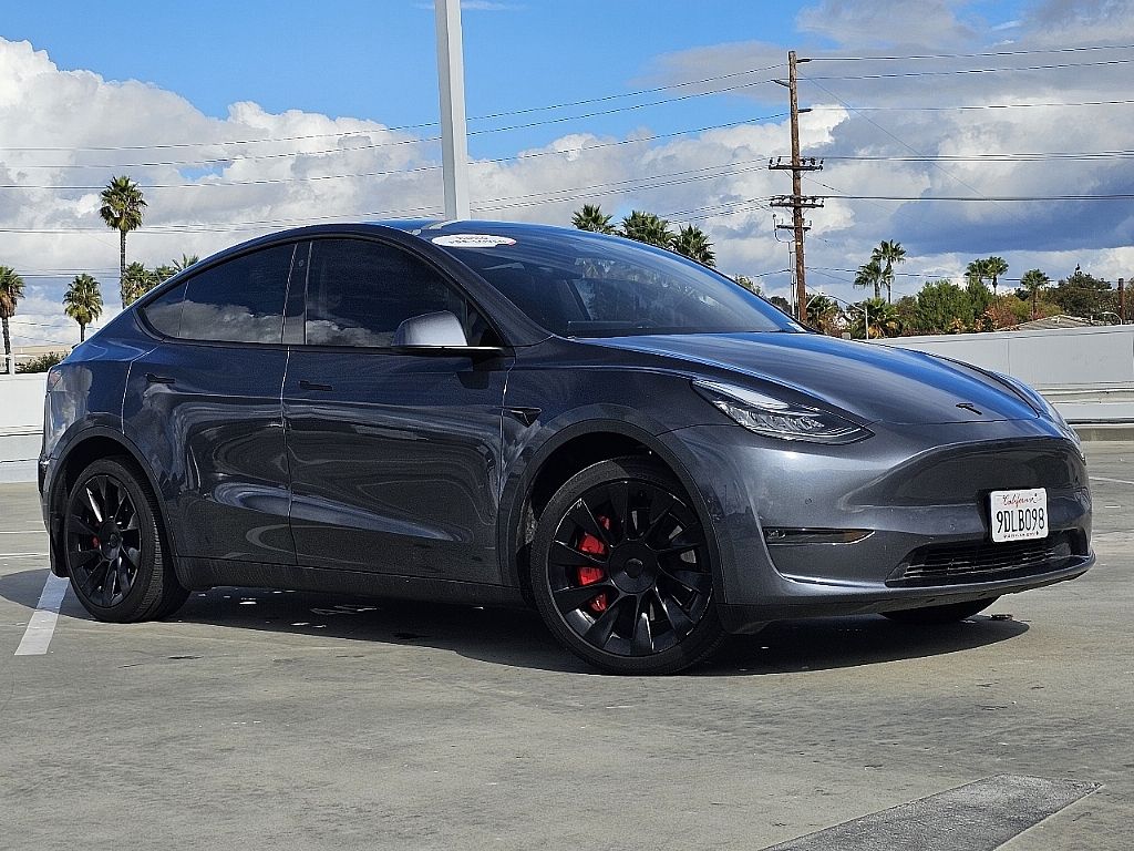 2022 Tesla Model Y Long Range photo 2