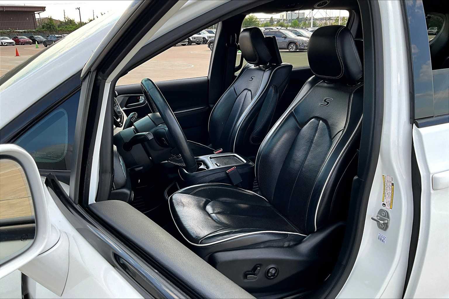 2018 Chrysler Pacifica Limited photo 7