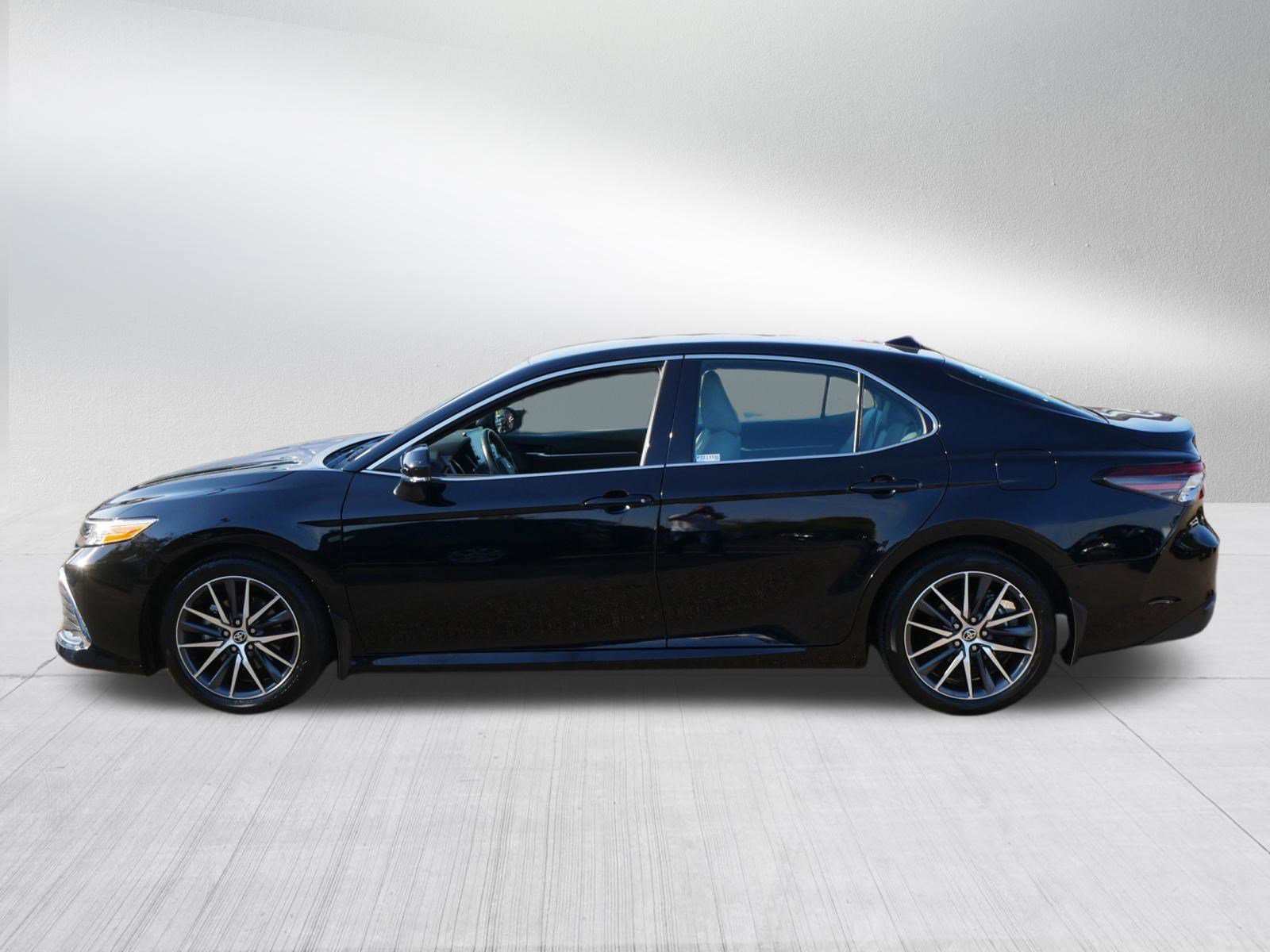 2023 Toyota Camry XLE photo 4