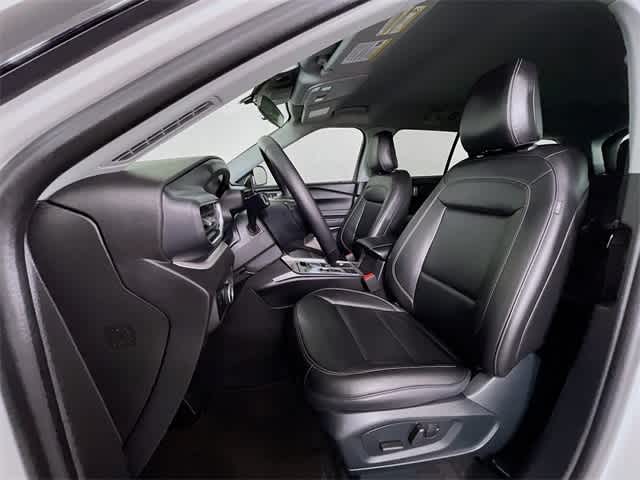 2024 Ford Explorer XLT photo 19